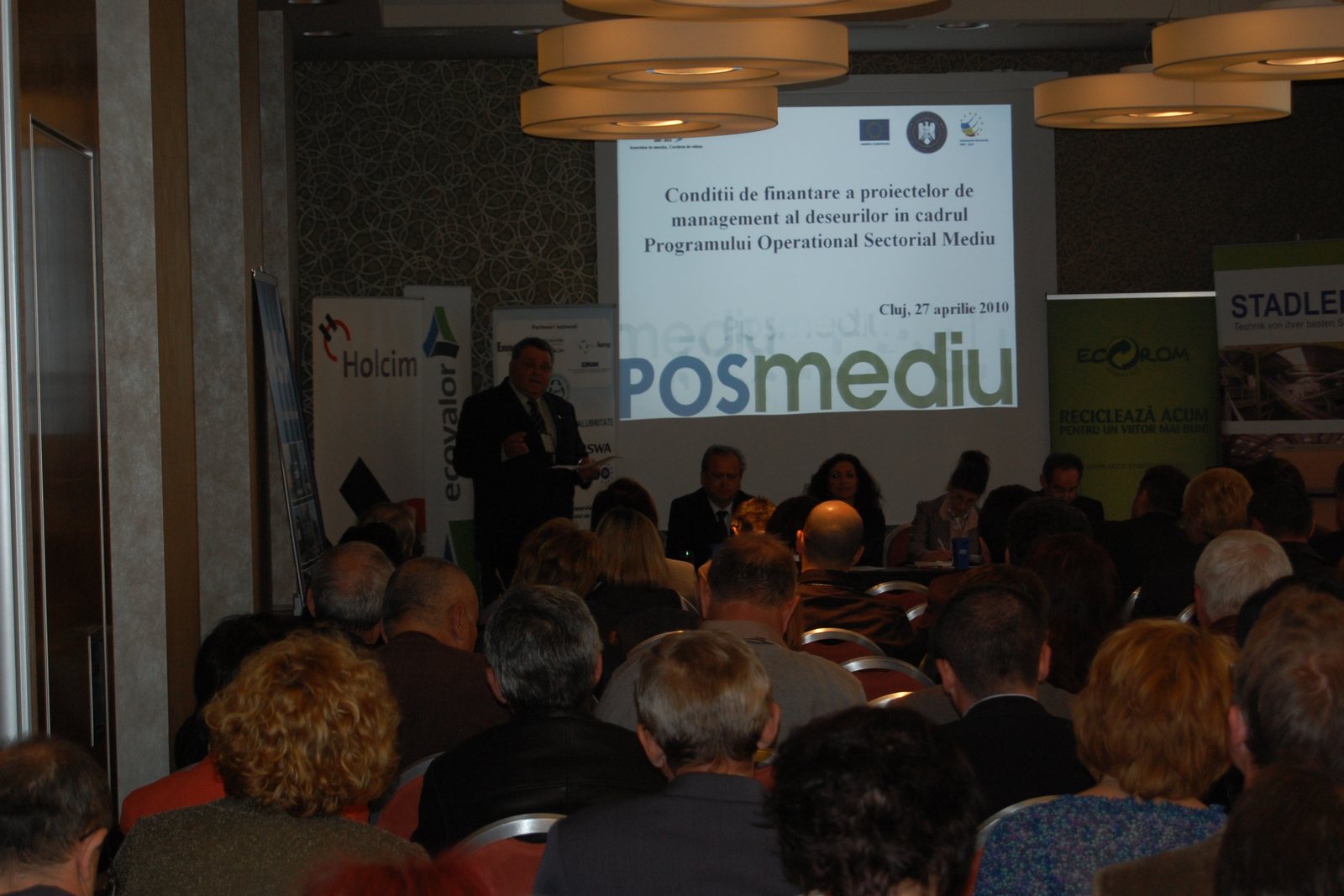 Sală plină la seminarul regional al A.R.S. de la Cluj-Napoca, 27 aprilie 2010, cu tema condițiilor de finanțare a proiectelor de management al deșeurilor prin POS Mediu