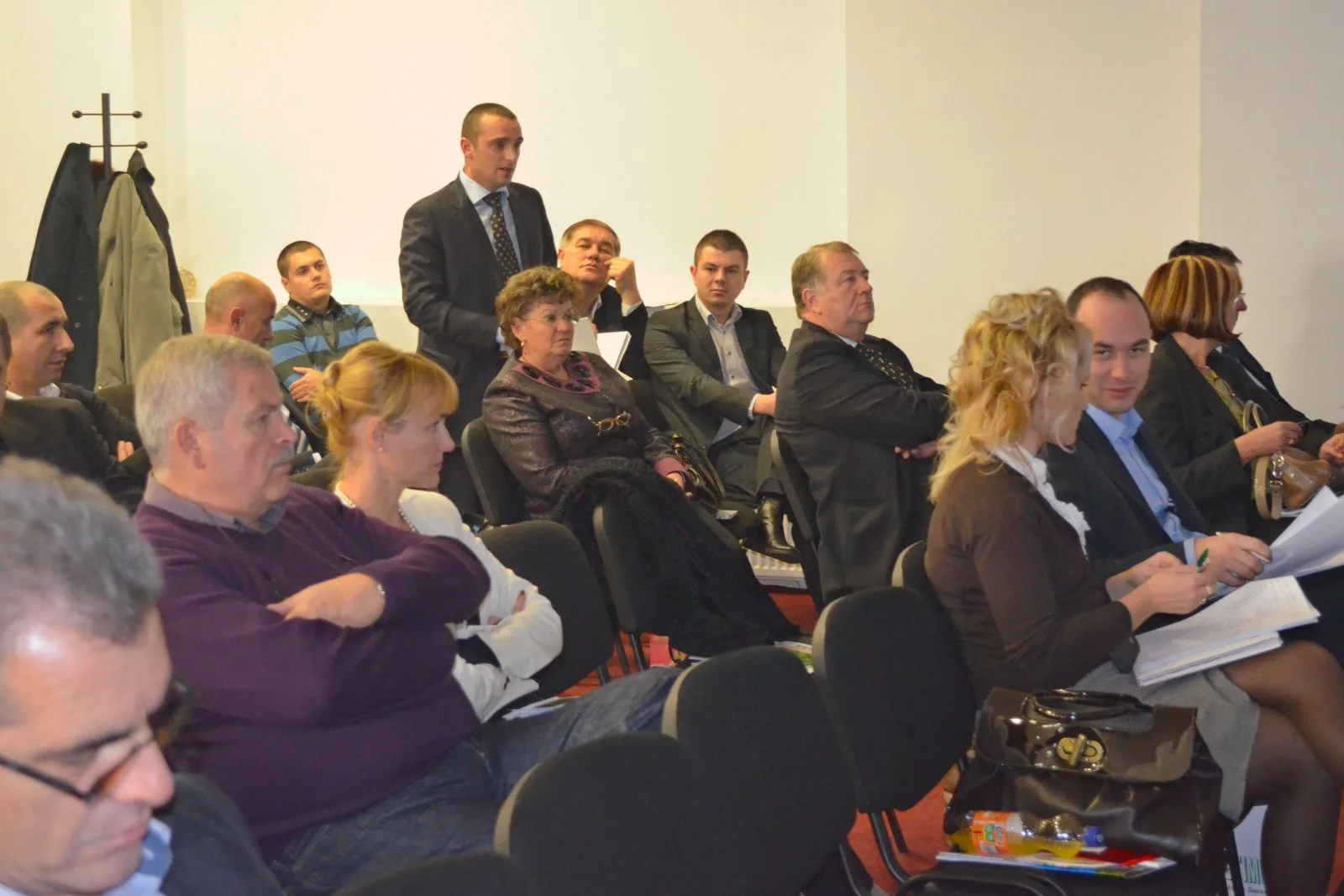 Sala Adunării Generale a Asociației Române de Salubritate de la Arad, noiembrie 2011