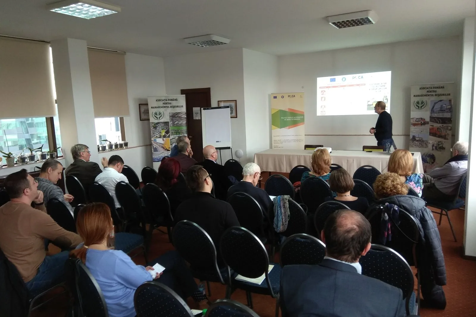 Sala dezbaterii privind politica publică alternativă pentru deșeurile municipale, 7 februarie 2019