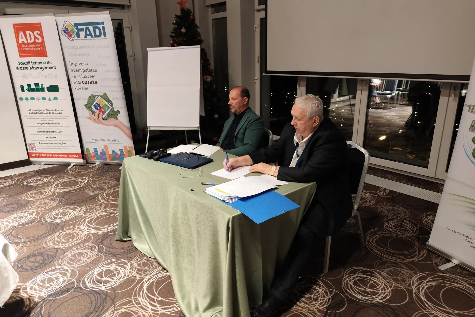 Masa grupului de lucru organizat în seara dinaintea Forumului Serviciilor Publice 2025, Poiana Brașov, 10 decembrie 2025
